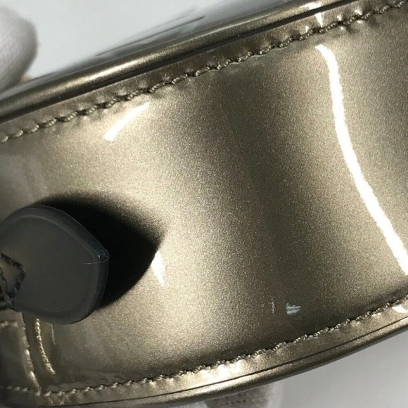 Authenticity Guarantee LOUIS VUITTON M90510 MonogramVernis Belt Body bag Crossbo - Picture 12 of 14